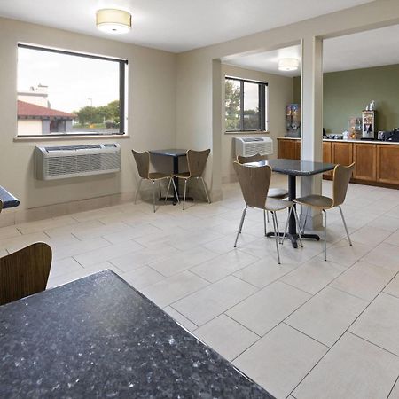 Отель Super 8 By Wyndham Richmond Midlothian Turnpike Экстерьер фото